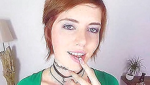 Hot reigns sexy girl's wet pussy on a jiz