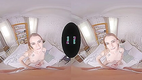 Sexy dark brown sucks off for cash