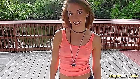 Spanish babe's pussy in a mouth